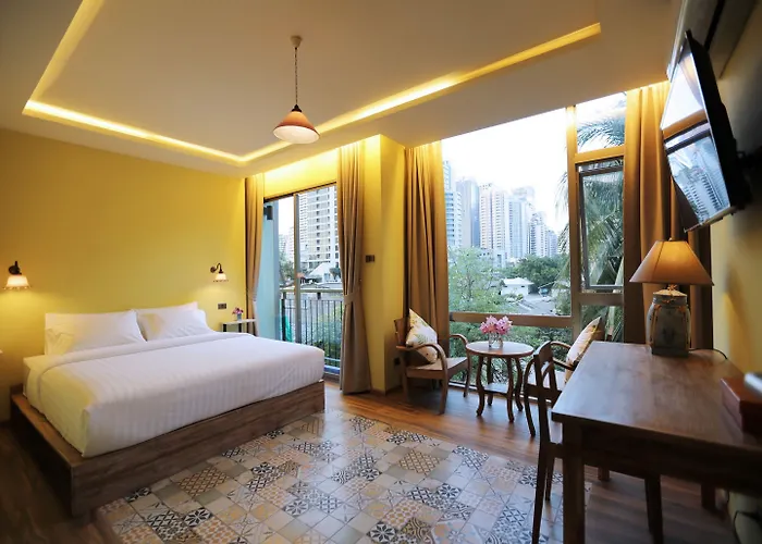 Tints Of Blue Hotel