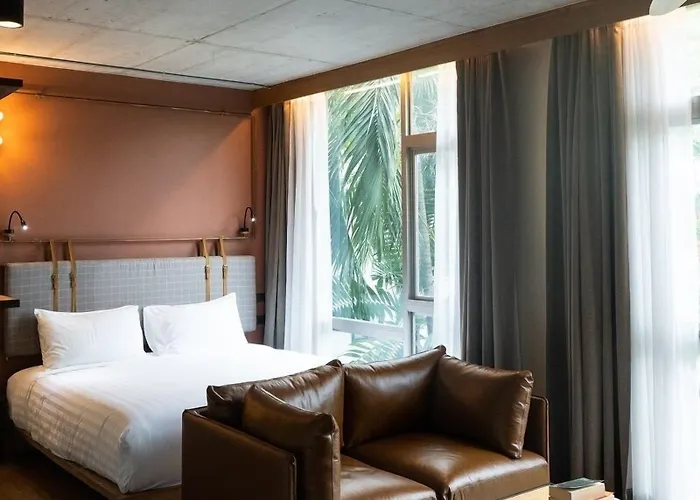 Tints Of Blue Hotel 3*